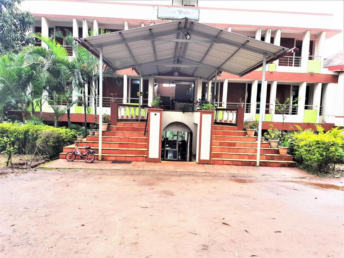 River Palace - A Valley View Hotel Panchgani Luaran gambar