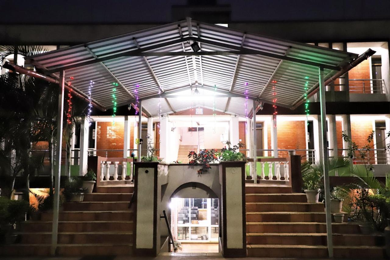 River Palace - A Valley View Hotel Panchgani Luaran gambar